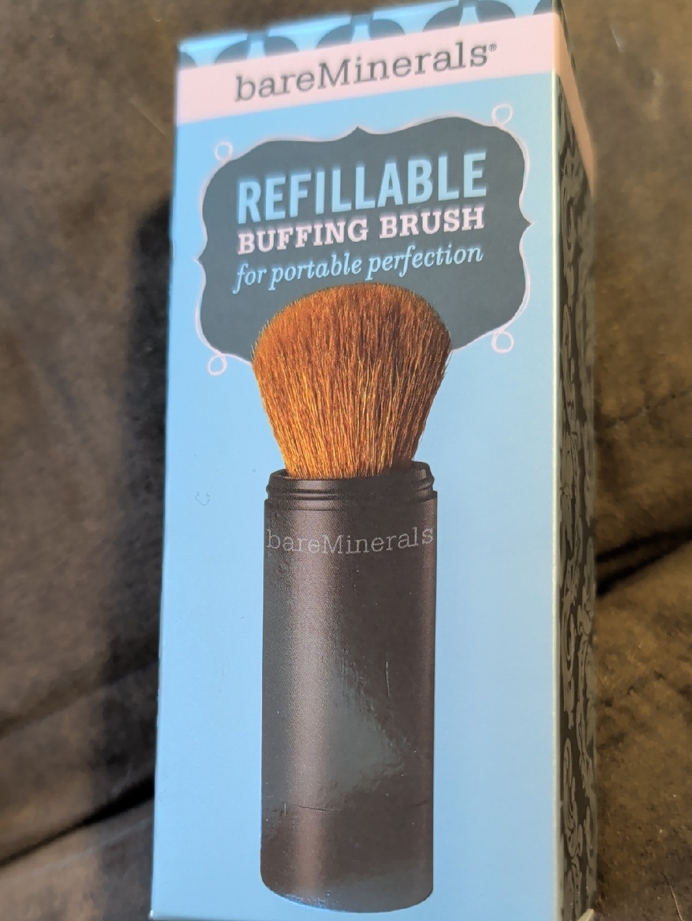 bareMinerals Refillable Buffing Brush – Black Handle with Brown Bristles